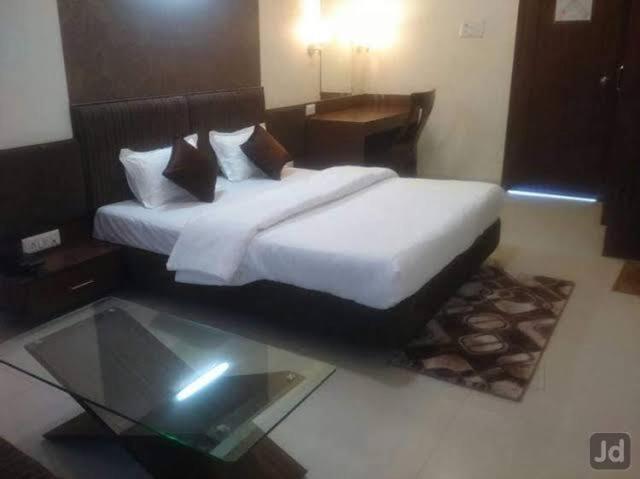 Hotel Ambrosia Kalyān Dış mekan fotoğraf