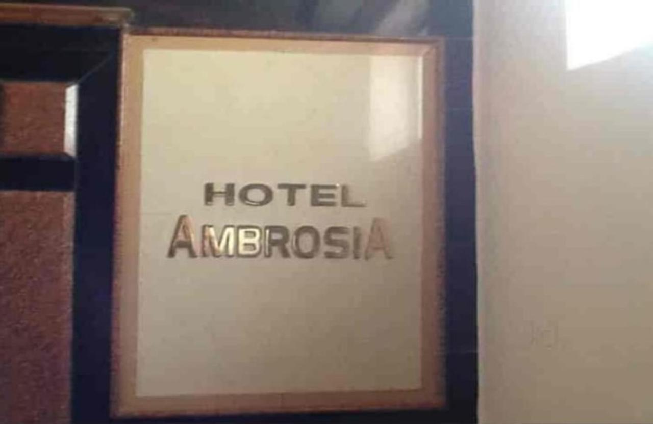 Hotel Ambrosia Kalyān Dış mekan fotoğraf